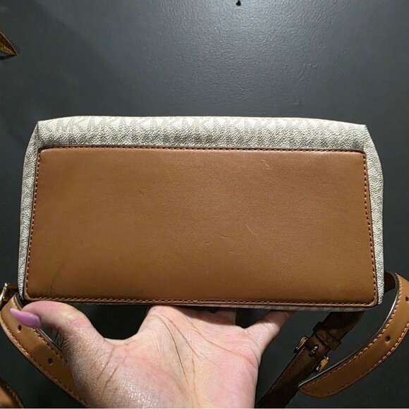 Michael Kors Valerie Medium Backpack Vanilla MK Signature 12x9 - Picture 5 of 15